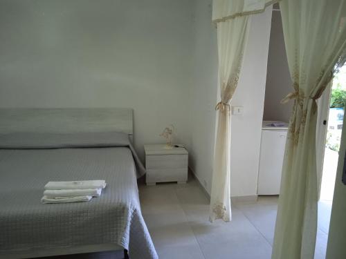 1 double bed, 1 twin bed