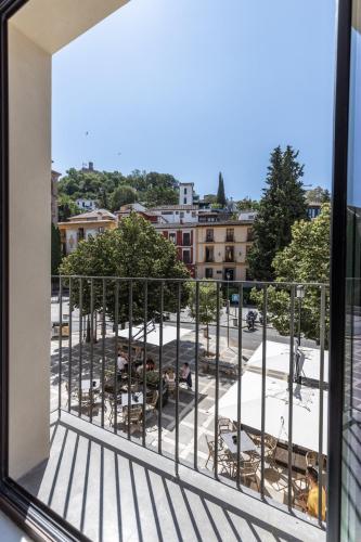 Two-Bedroom Apartment with View image 6