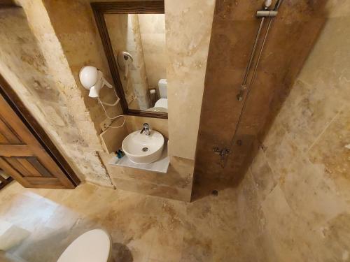 room detail thumbnail 2
