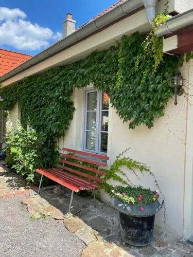 FEWO im Kneipenviertel Altkötzschenbroda in Radebeul, Deutschland