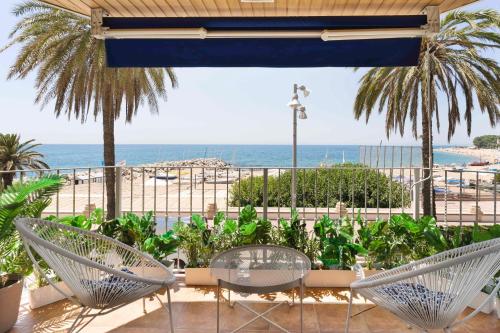 Apartamento Primera Linea de Mar con Espectaculares Vistas - Apartment - San Pol de Mar