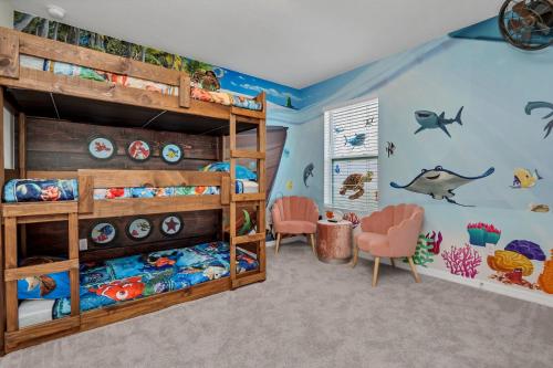 Harry Themed-Room, Spacious and Luxurious Villa #6ST560 in Davenport, USA