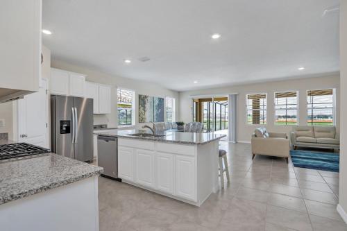 Harry Themed-Room, Spacious and Luxurious Villa #6ST560 in Davenport, USA