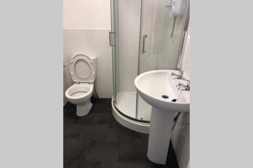 4 Bed contractor accommodation - Liverpool