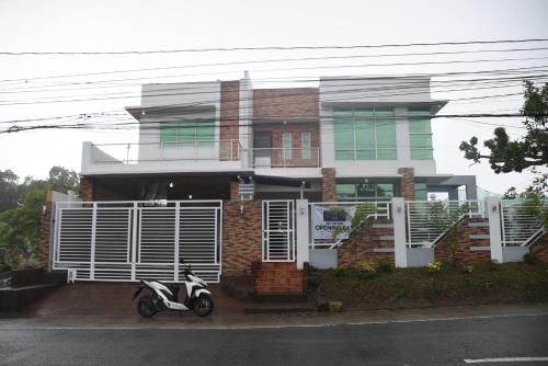 B&B Batangas - La Casa Vacanze PH Private villa w/ swimming pool - Bed and Breakfast Batangas