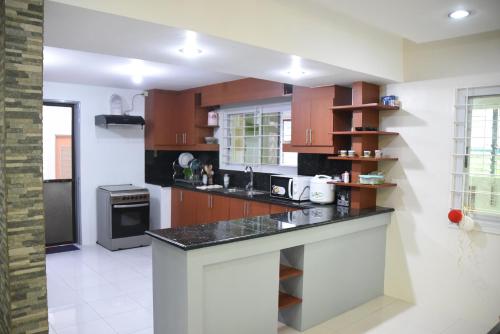 廚房, La Casa Vacanze PH Private villa w/ swimming pool in 杜穆克萊