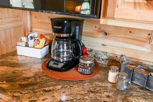 God's Country Cabins - Hope - image 12