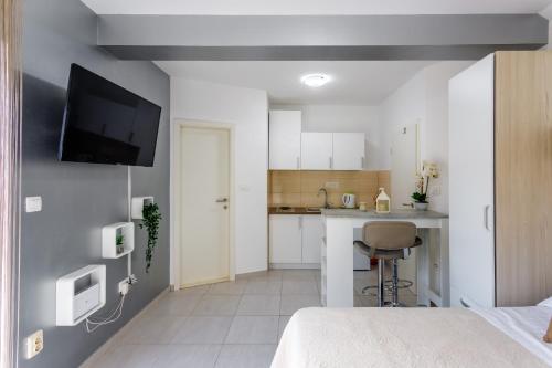 Studio Apartment with Sea View