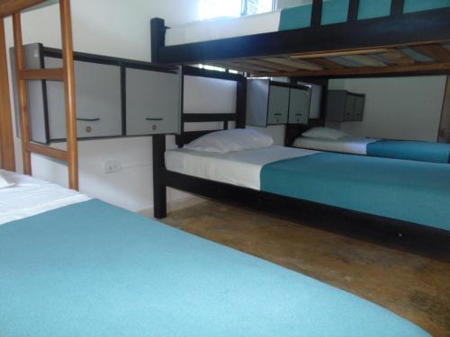 1 bunk bed