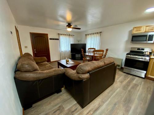 Alaska Eagle's Nest Cabin 4 - image 10