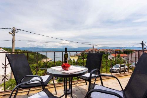  Apartment in Vrbnik/Insel Krk 36775, Pension in Vrbnik