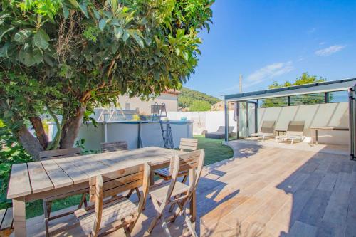 Villa de charme climatisée piscine et jaccuzzi gîte à louer Le Pradet