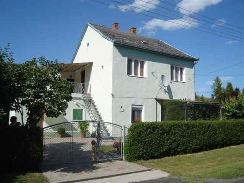 Apartments in Balatonmariafürdo 19567