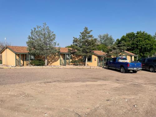 Round-Up Motel – Cheyenne, WY