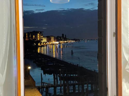 Ca' Monica Panoramic-Canal View, Biennale, Benátky (fotografie 4)