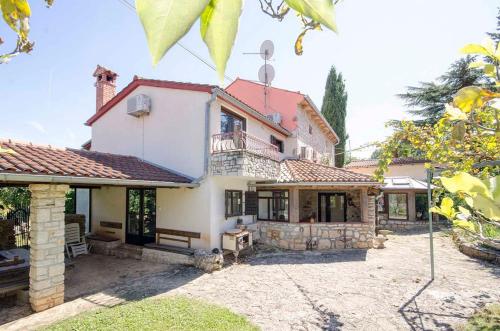 House And Apts. In Rovinjsko Selo 35356