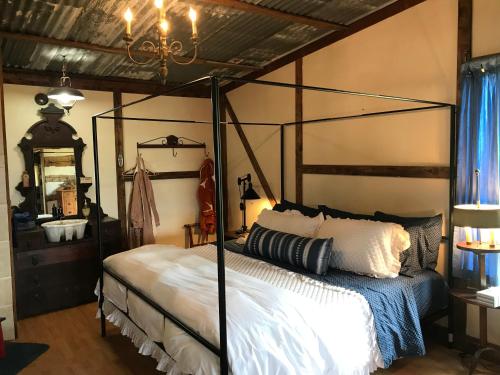 Wine Cup Cabin - image 13