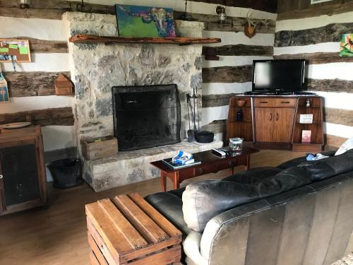 Wine Cup Cabin - main image