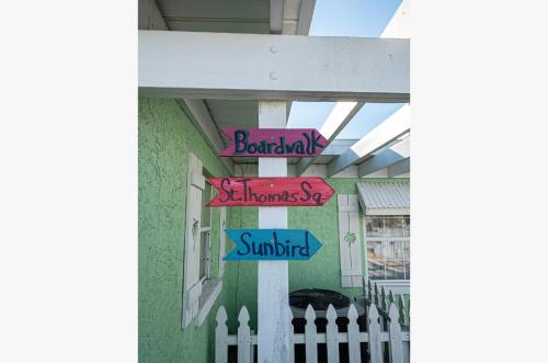 Emerald Beach Cottage - image 9