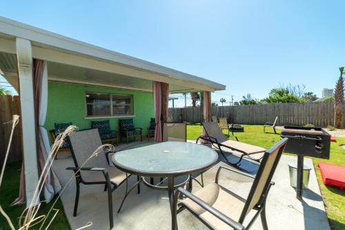 Emerald Beach Cottage - image 6