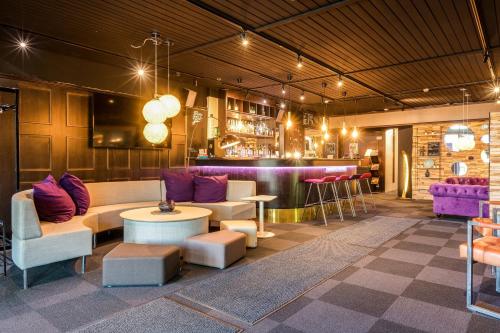 . Samantta Hotel & Restaurant