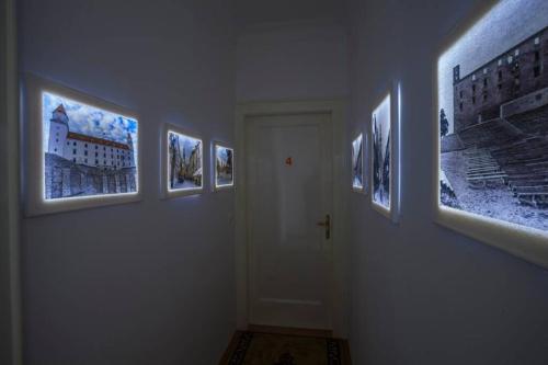 Luxury Air-conditioned Family Apartment Špitálska Old Town - image 3