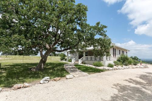 Lookout Hill Cottage - Beautiful Views for Miles - image 3