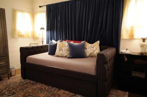 Creek Street Nagel House - image 10