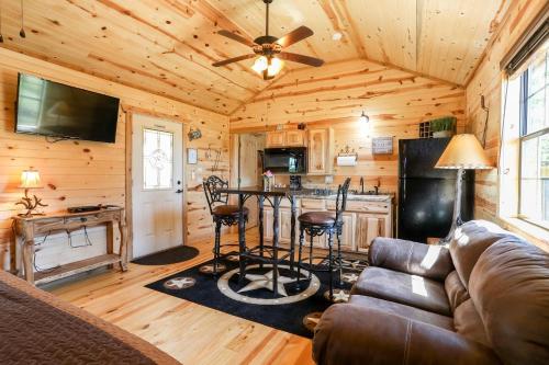 God's Country Cabins - Hope - image 7
