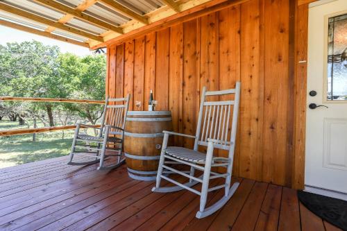 God's Country Cabins - Hope - main image