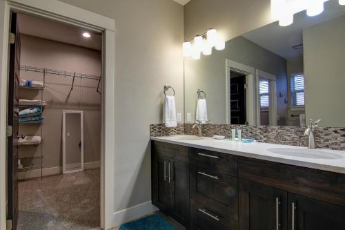 Jacksons Place home - image 4