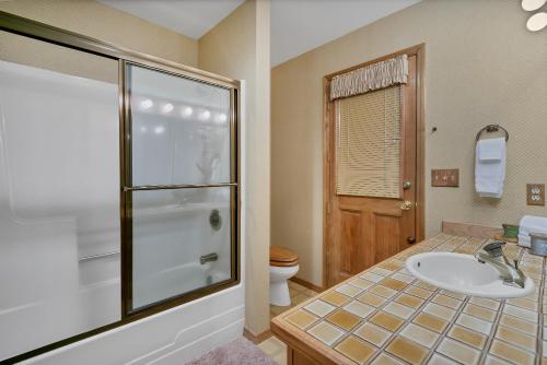 8 Crag Lane home - main image