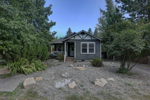 Huckleberry Cottage home - image 5