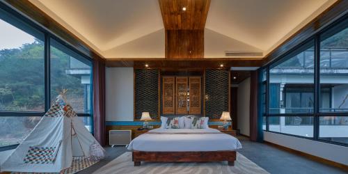 308743947 Li River Resort
