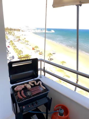 Larnaca Room, 50m to the Finikoudes beach 4