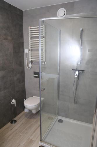 One-Bedroom Apartment image 5