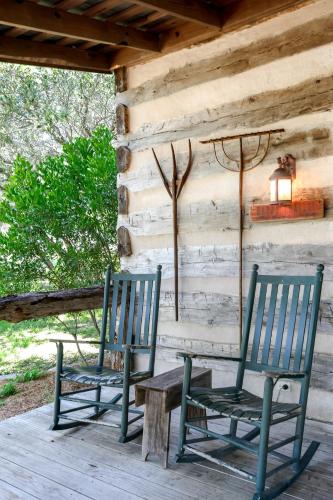 Happy Trails Cabin - main image