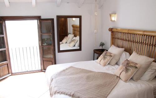 Casa del Rio Boho Chic Retreat - image 5