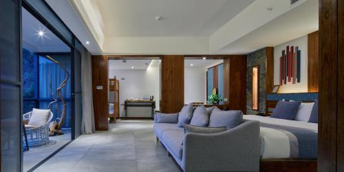 308756043 Li River Resort