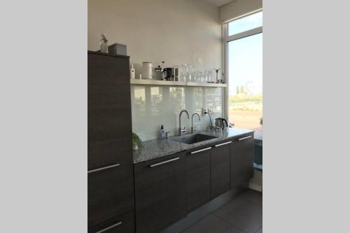 Large and cosy house on the water: free Parking, Amsterdam (zdjęcie 10)