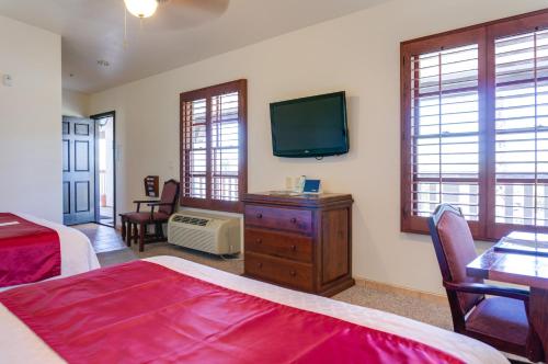 Best Western Plus Hacienda Suites-Old Town