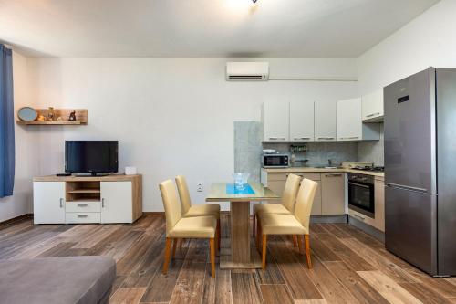 Apartment image 9
