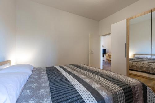 Apartment image 5