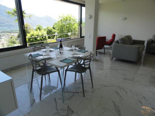  Appartamento incantevole con vista lago strepitosa in Orselina