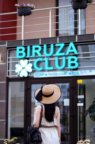Biruza Club