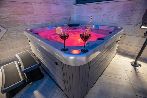 Villa Marassi with Heated Pool Hot Tub and Sauna - image 2
