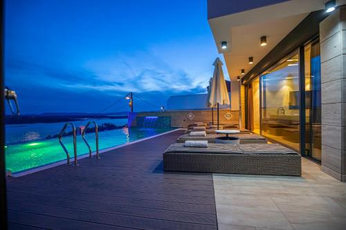 Luxury 4 Bedroom Villa with Heated Pool image 10