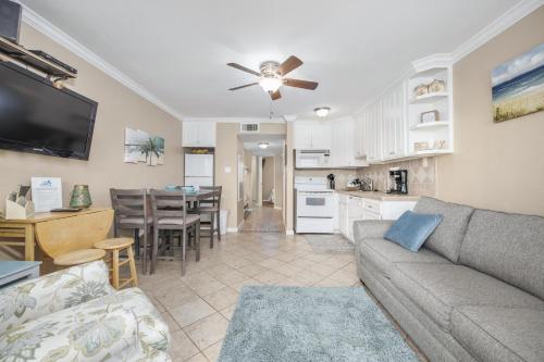 Seascape 1321 Hotel Room - image 12