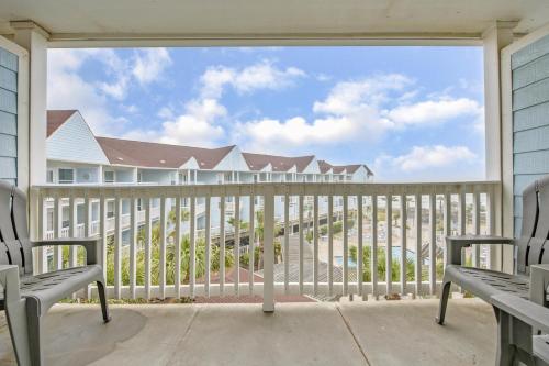 Seascape 1321 Hotel Room - image 9