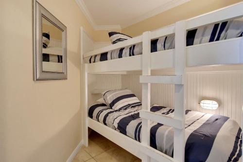 SeaScape 1108 Hotel Room - image 13